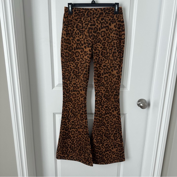 NWOT Blank NYC On The Prowl Leopard flare pants - Picture 5 of 8